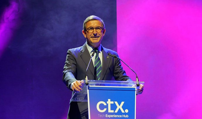 El consejero de Industria, Energía y Minas y presidente de la ADA, Jorge Paradela, en la inauguración en Sevilla de CTX-Tech Experience 2026.