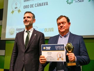 El consejero de Agricultura, Pesca, Agua y Desarrollo Rural, Ramón Fernández-Pacheco en la gala de entrega de los Premios Expoliva 2026
