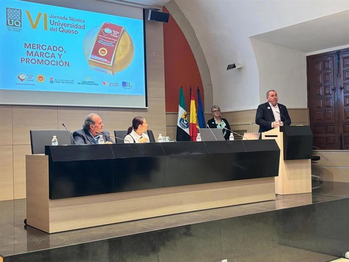 La DOP Torta del Casar celebra su VI Jornada Técnica de la Universidad del Queso para impulsar su difusión