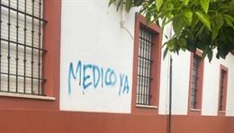 Pintadas aparecidas en el consultorio de Bollullos de la Mitación (Sevilla)