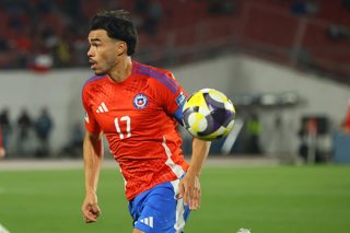 Futbol, Chile vs Uruguay. Eliminatorias al mundial de la Fifa 2026. El jugador de la seleccion chilena Gabriel Suazo es fotografiado durante un partido clasificatorio al mundial de 2026 contra Uruguay disputado en el estadio Nacional de Santiago,