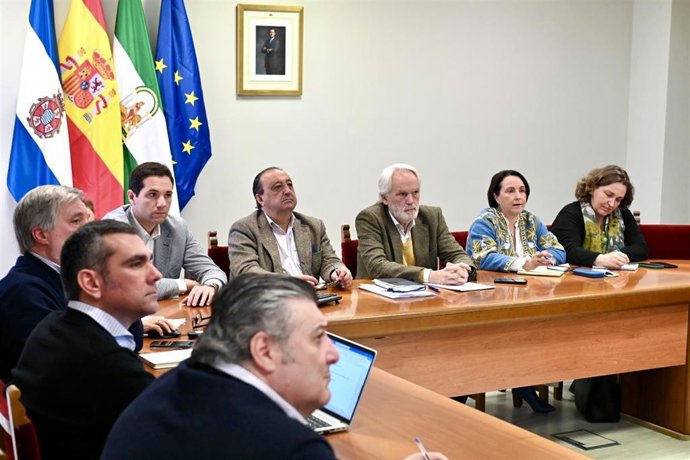 El primer teniente de alcaldesa en el Ayuntamiento de Jerez de la Frontera (Cádiz), Agustín Muñoz, presidiendo la constitución del Comité Municipal de Seguimiento del Plan de Actuación Integrado de Jerez (PAI).