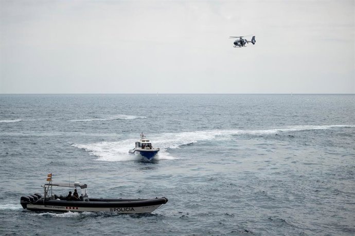 Archivo - Una exhibición de la Policía Marítima durante la presentación del plan de verano de la Policía Marítima del cuerpo de los Mossos d’Esquadra, en Port Marina Vela, a 21 de julio de 2023, en Barcelona, Catalunya (España). Durante la presentación, h