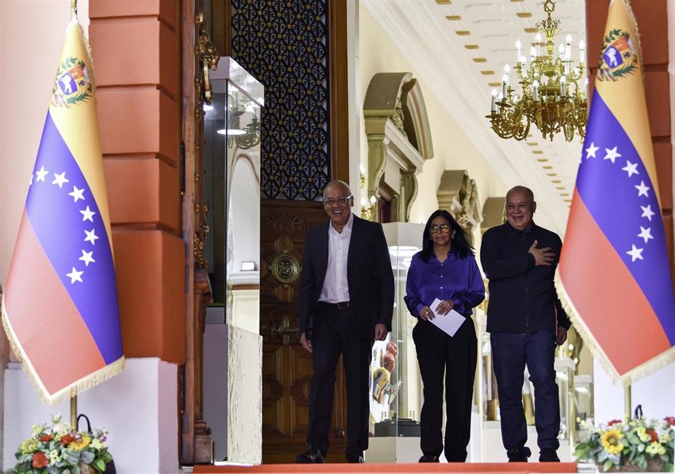 Archivo - De izquierda a derecha, Jorge Rodríguez, Delcy Rodríguez y Diosdado Cabello
