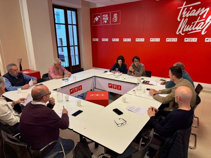 Reunión del PSIB con representantes sindicales, de pymes y transportistas para analizar los efectos de la guerra en Irán y Oriente Próximo.