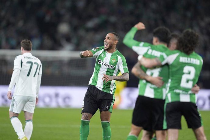 Natan of Real Betis Balompie celebrates a goal scored by Cucho Hernandez during the UEFA Europa League 2025/26 Round of 16 Second Leg match between Real Betis Balompie and Panathinaikos FC at La Cartuja stadium on March 19, 2026, in Sevilla, Spain.