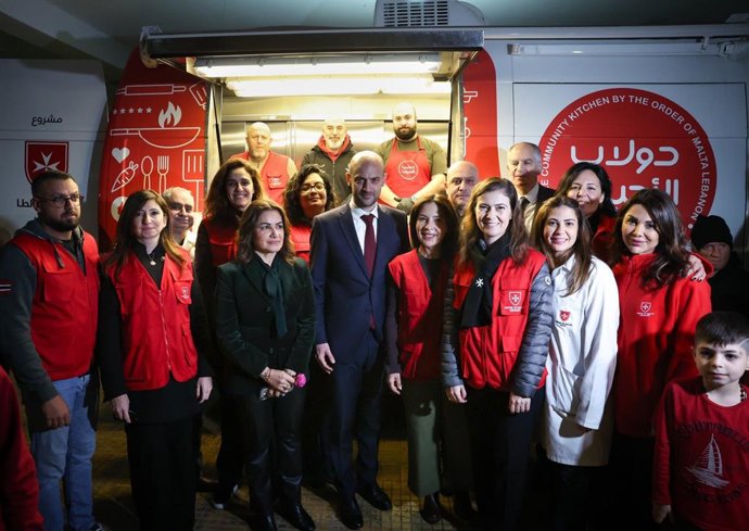 No centro da imagem, o ministro das Relações Exteriores da França, Jean-Noël Barrot