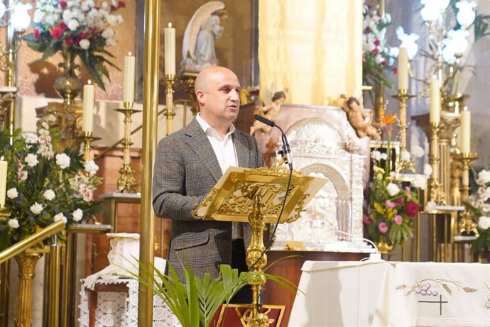 El presidente de Diputación, José Antonio García Alciana, en la misa en honor a San José por los 103 pueblos de la provincia.