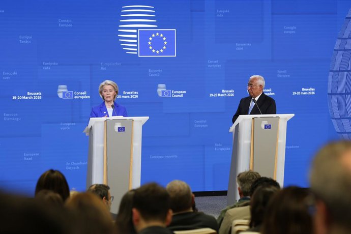 A presidente da Comissão Europeia, Ursula von der Leyen, e o presidente do Conselho Europeu, António Costa