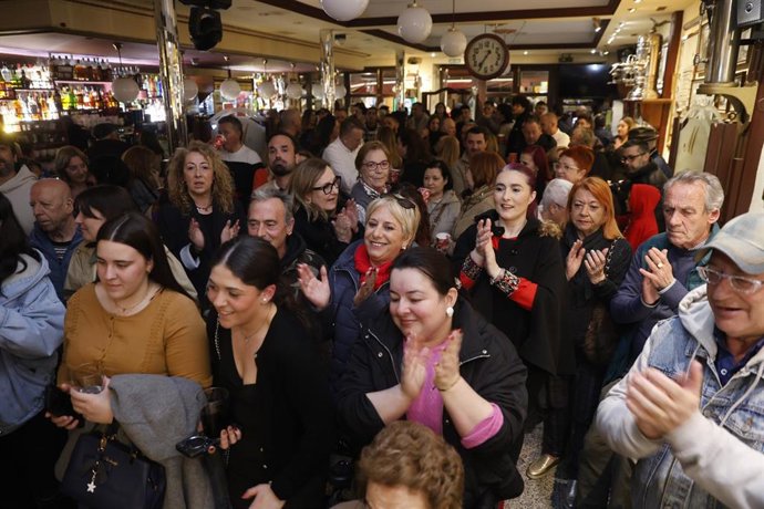 Fiesta Solidaria del café Moderno