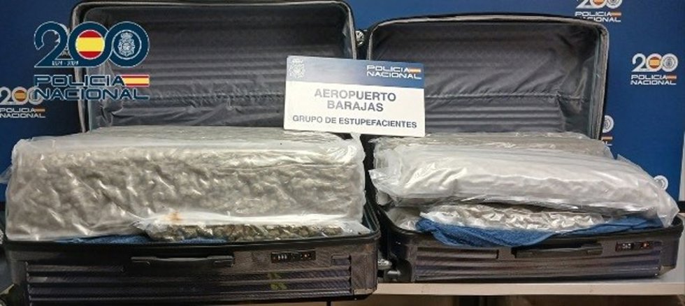 Maleta con sustancias estupefacientes incautada en el aeropuerto Adolfo Suárez-Madrid Barajas