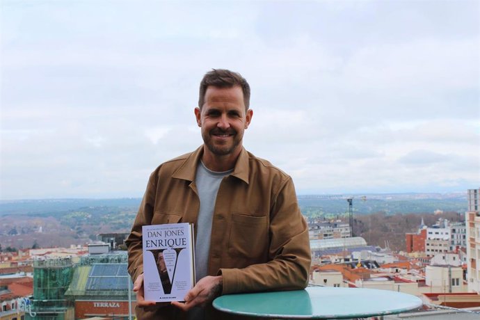El historiador Dan Jones presenta su biografía 'Enrique V' (Ático de los Libros)