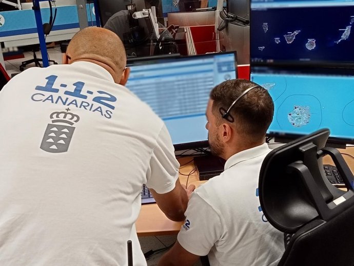 Archivo - Sala operativa del 112 Canarias