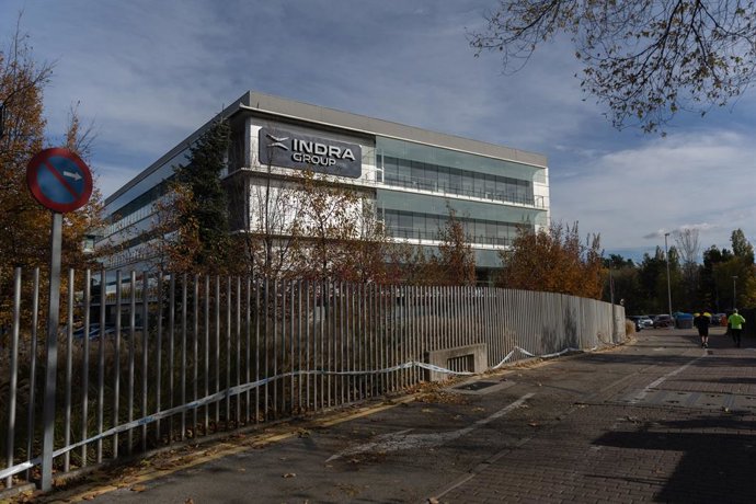 Archivo - Fachada de la sede de Indra, a 25 de noviembre de 2025, en Alcobendas, Madrid (España).