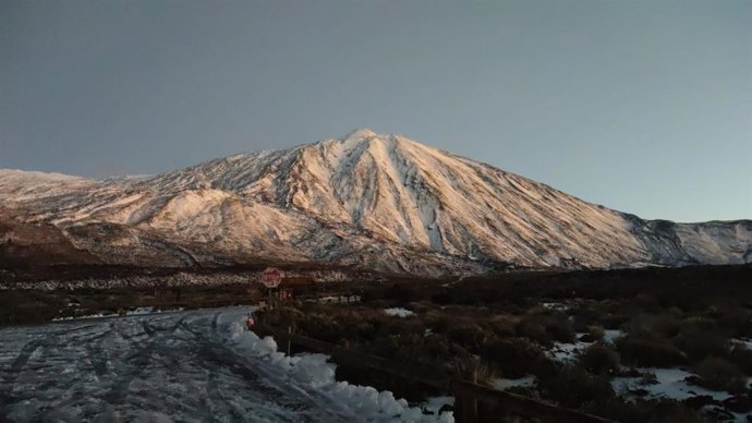 Neve no Parque Nacional do Teide após a passagem da tempestade “Therese”