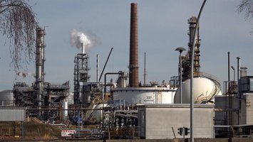 El precio del petróleo se modera hasta los 108 dólares y el Ibex 35 con una subi