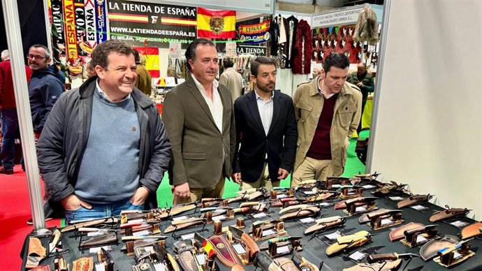 Representantes de Vox en la Feria Internacional de la Caza Cinegética.