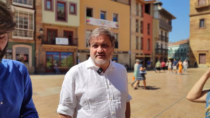 Archivo - El concejal de IU-Convocatoria por Oviedo, Alejandro Suárez.