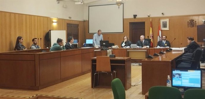 El acusado de tráfico de drogas durante el juicio en la Audiencia de Valladolid por la denominada 'Operación Almendro'.