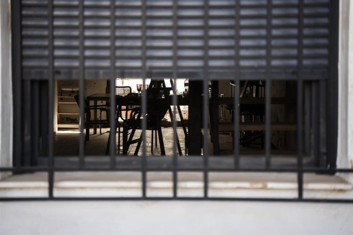 Archivo - El interior de una casa afectada por la dana en el barrio de la Fuente, a un mes del paso de la dana por Valencia, a 29 de noviembre de 2024, en Utiel, Valencia.