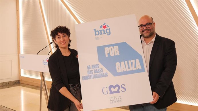 La responsable de Organización del BNG, Lucía López, y el presidente de la Fundación Galiza Sempre, Rubén Cela.