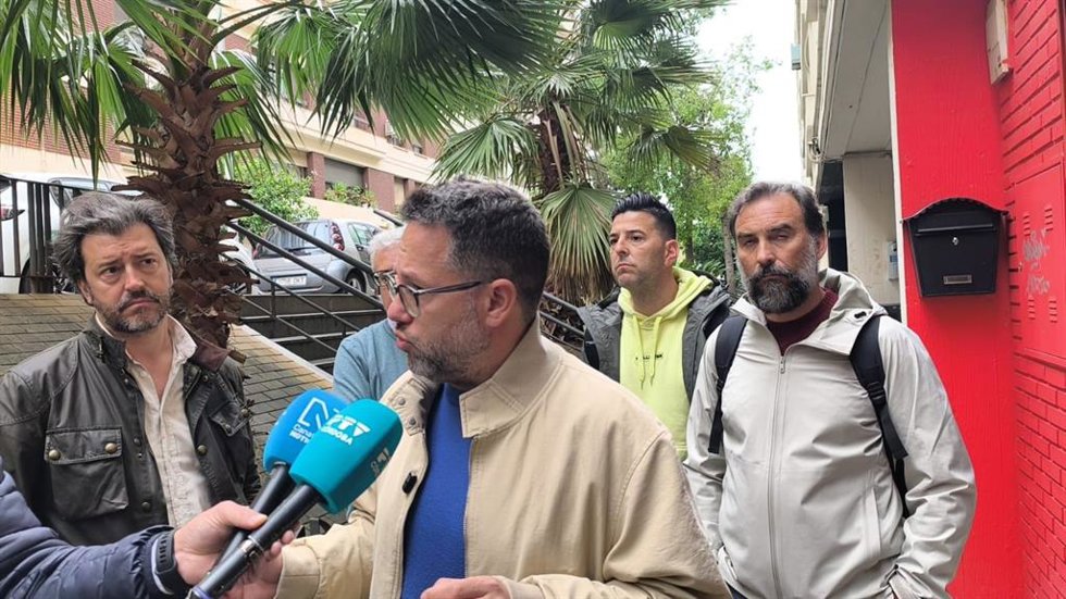 El portavoz de Adelante Andalucía y candidato a la Presidencia de la Junta, José Ignacio García, este viernes en declaraciones a los medios en Córdoba.