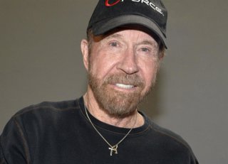 Chuck Norris, de 86 años, hospitalizado de urgencia en Hawái