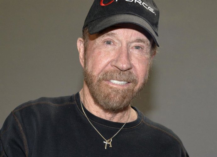 Chuck Norris, de 86 años, hospitalizado de urgencia en Hawái