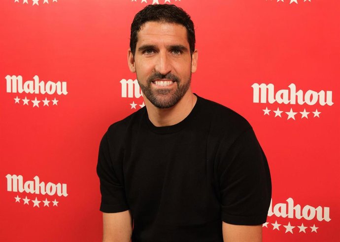 El exfutbolista del Atlético de Madrid Raúl García, en el evento Derbi Cinco de Cinco de Mahou.