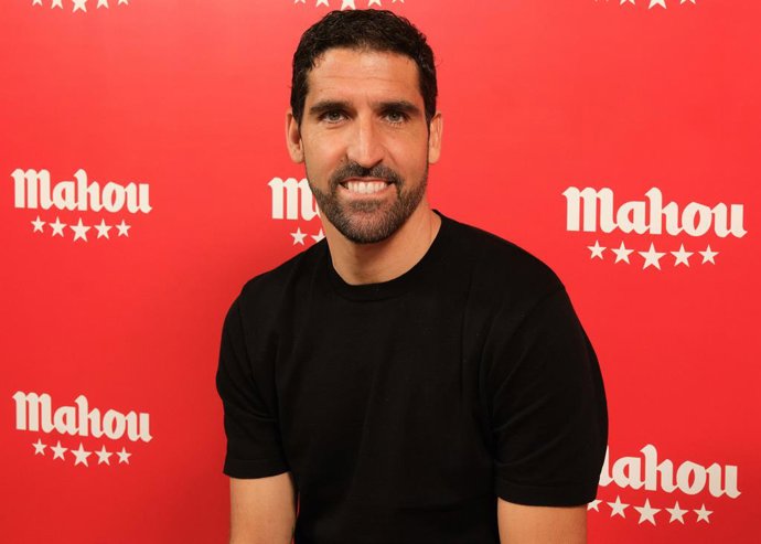 El exfutbolista del Atlético de Madrid Raúl García, en el evento Derbi Cinco de Cinco de Mahou.