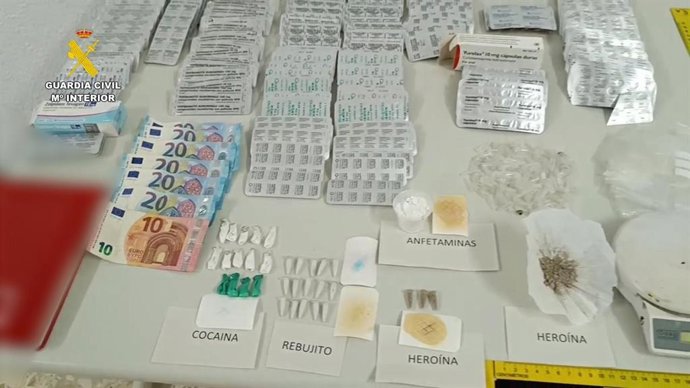 Droga y dinero intrvenido en una peluquería de Arcos usada como punto de venta de drogas.
