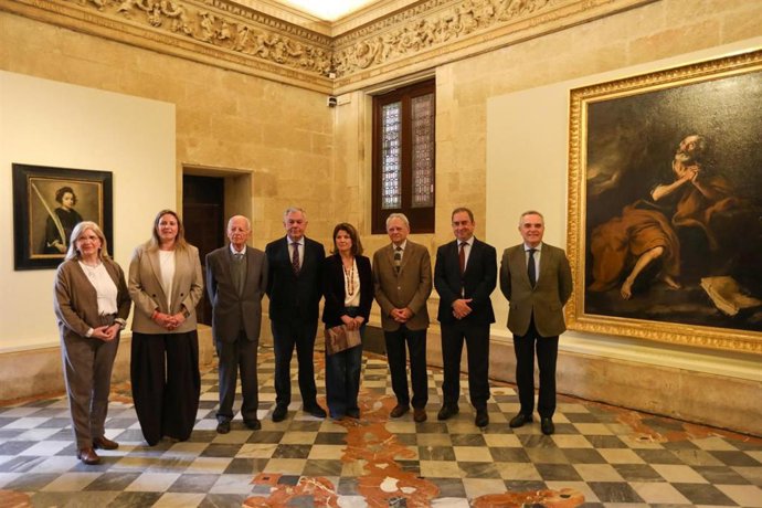 Inaguración de la muestra de cuatro obras de la fundación Focus Loyola en el Ayuntamiento de Sevilla.