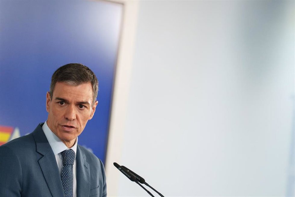 El presidente del Gobierno, Pedro Sánchez, durante una rueda de prensa posterior al Consejo de Ministros extraordinario, en el Palacio de la Moncloa, a 20 de marzo de 2026, en Madrid (España). Sánchez ha informado del plan integral de respuesta a las co