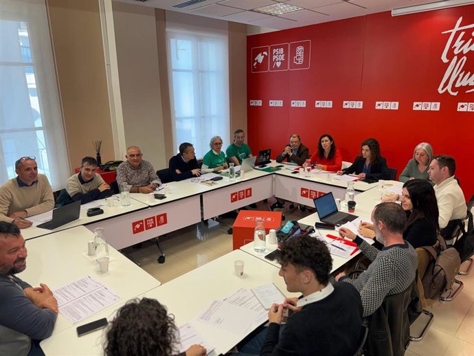 El PSIB se compromete ante la comunidad educativa a defender el catalán ante los "ataques ultras" del PP y Vox