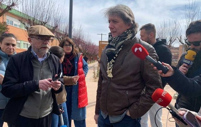 Carlos Martínez visita como alcalde de Soria unas obras en la ciudad.