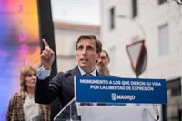 Almeida critica la "tergiversación" de plataforma del cantón que usa "un símbolo nuclear para denunciar unos vestuarios"