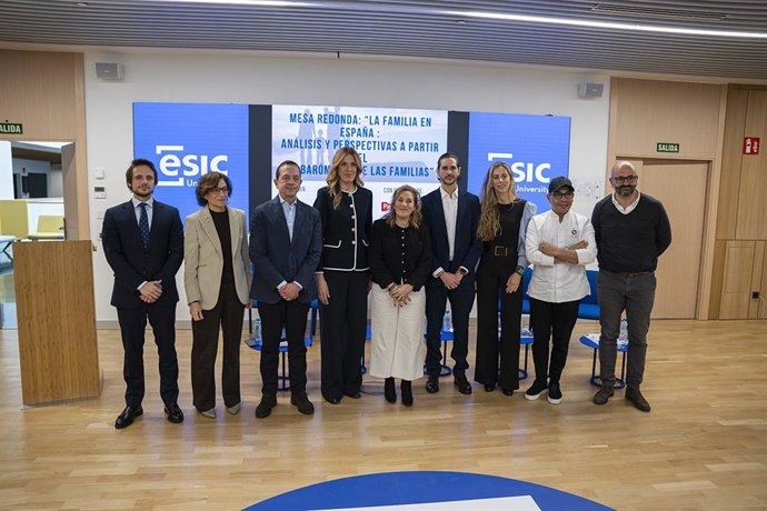 Mesa redonda 'La familia en España: análisis y perspectivas a partir del XV Barómetro de las familias'