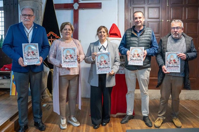 Presentación de la revista de Semana Santa en la Junta de Cofradías de Mérida.