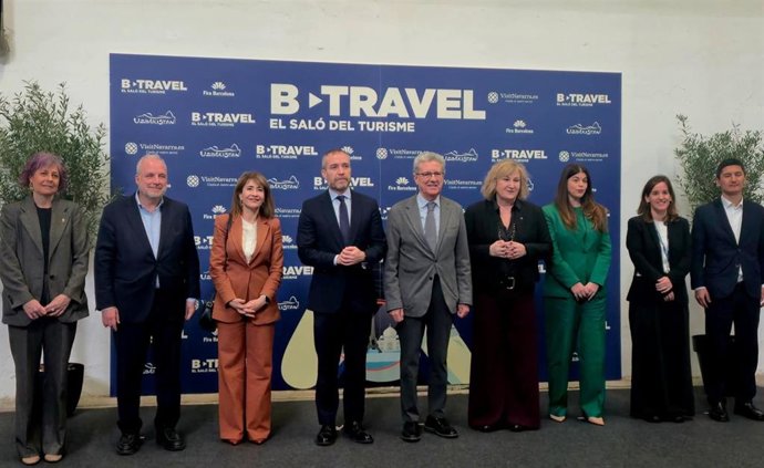 Navarra reivindica en el salón de turismo B-Travel su modelo de turismo "auténtico, sostenible y no masificado" La consejera Esnaola, junto a representantes de Turespaña, Paradores de España, la Generalitat de Catalunya, Ayuntamiento de Barcelona y otros representantes institucionales.