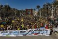 La Guàrdia Urbana xifra en 35.000 els docents i metges que es manifesten a la Ciutadella