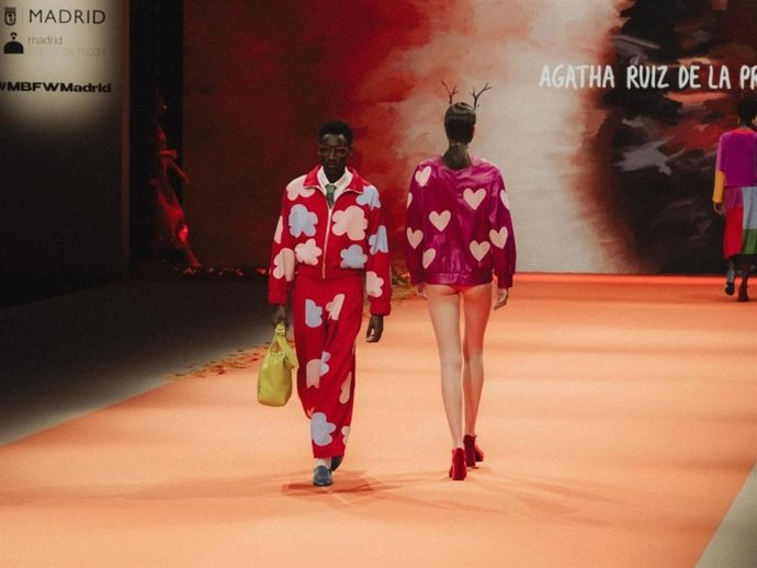 Desfile de otoño-invierno 2026/2027 de Agatha Ruiz de la Prada
