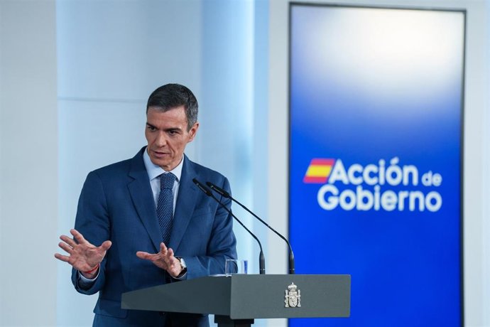 El presidente del Gobierno, Pedro Sánchez, durante una rueda de prensa posterior al Consejo de Ministros extraordinario, en el Palacio de la Moncloa, a 20 de marzo de 2026, en Madrid (España).