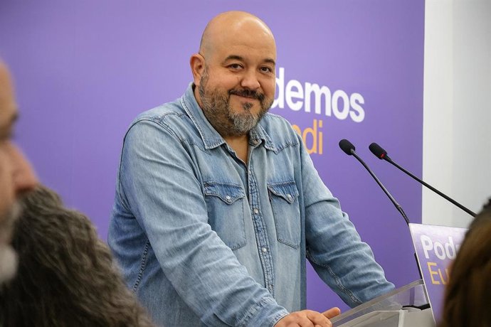 Archivo - El coordinador general de Podemos Euskadi, Richar Vaquero.