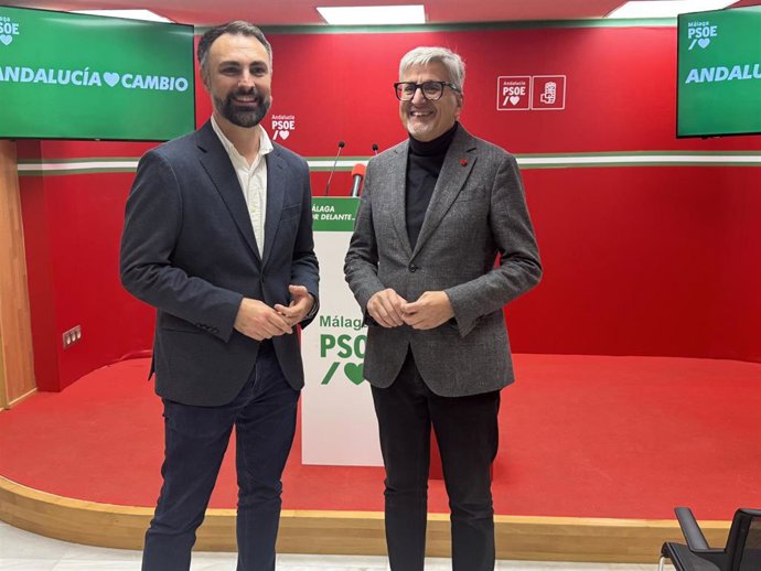 El secretario general del PSOE de Málaga, Josele Aguilar, y el secretario de Coordinación de Málaga Metropolitana, Mariano Ruiz.