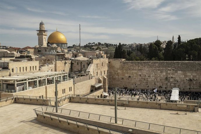 Archivo - Vista del Muro de las Lamentaciones en la ciudad de Jerusalén