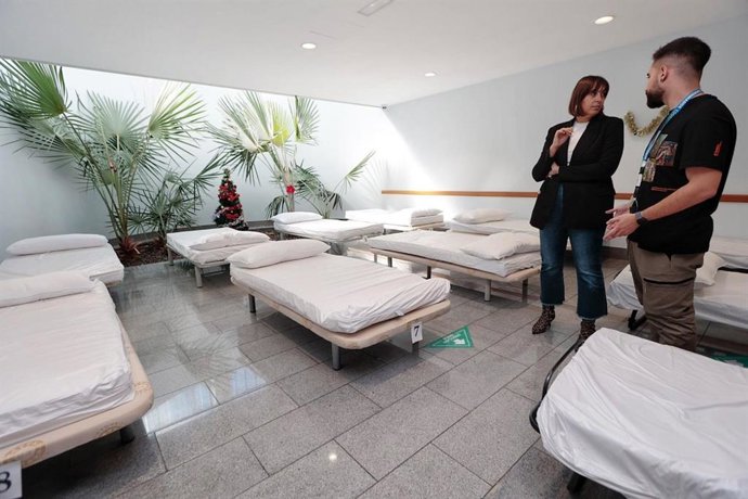 El dispositivo de emergencia en Santa Cruz de Tenerife por la borrasca da cobijo a 23 personas en su primera noche