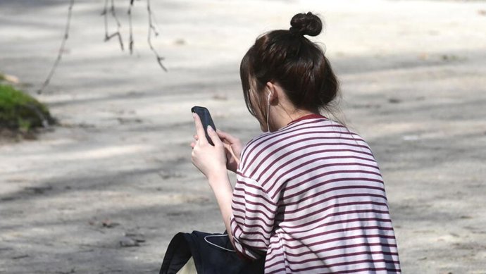 La USC estima que el voto electrónico en sus elecciones permitió ahorrar 5,6 toneladas métricas de CO2