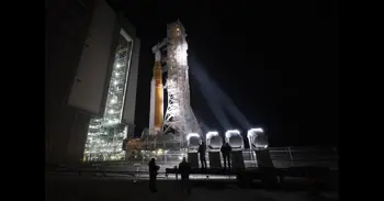 La NASA prepara para su lanzamiento el cohete que llevará a cuatro astronautas de nuevo a la Luna