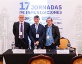 Foto: AEP pide adelantar la segunda dosis de vacuna de sarampión a los 2 años y propone cambios en hepatitis A y meningococo B