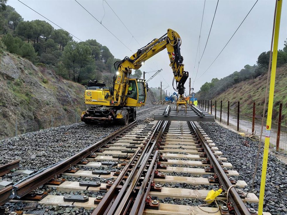 Archivo - Obras de reparación de las vías en Adamuz, tras el accidente ferroviario del 18 de enero de 2026.